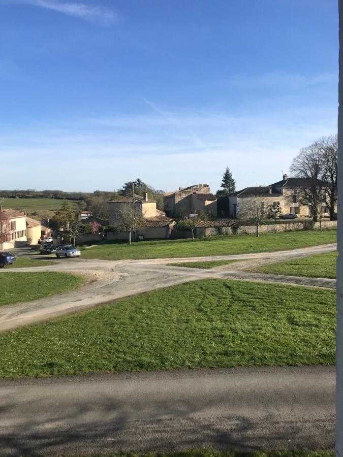 Charmant Studio Meuble Montignac-Charente Bagian luar foto