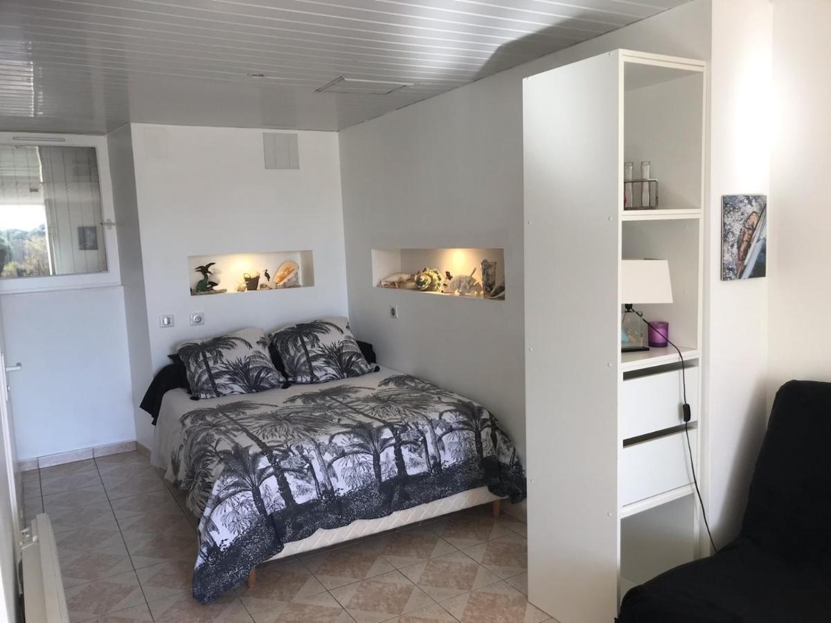Charmant Studio Meuble Montignac-Charente Bagian luar foto