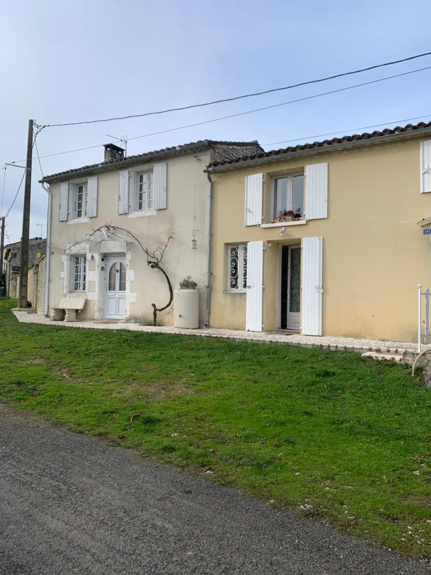 Charmant Studio Meuble Montignac-Charente Bagian luar foto